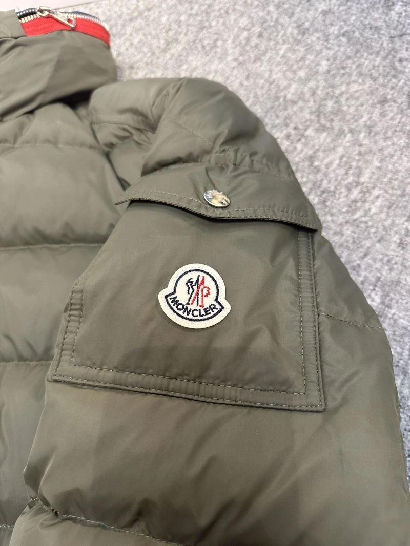 Supportive Moncler Down Jackets 144072