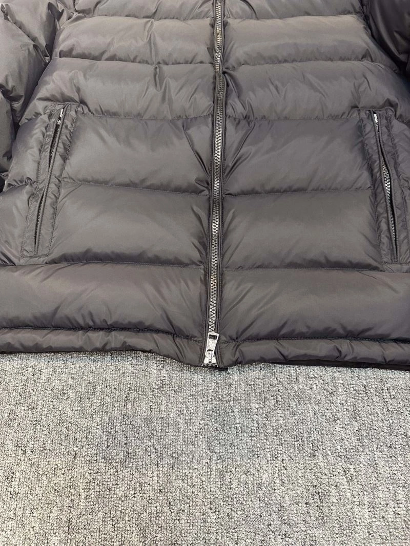 Moncler Down Jackets AllSeason 144082