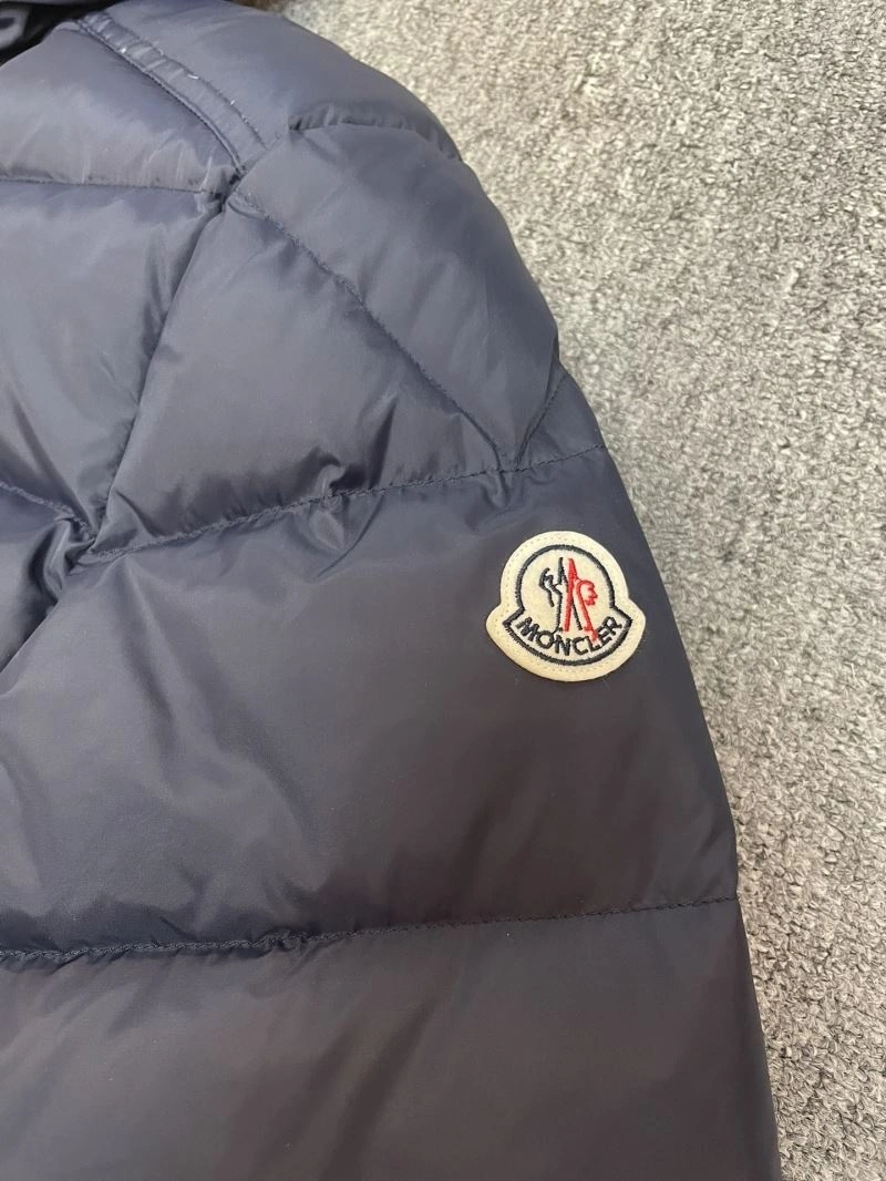 Moncler Down Jackets ComfortFit 144068