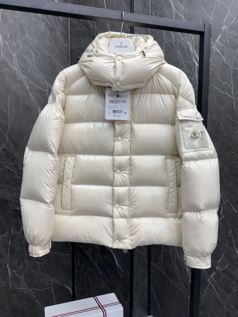 TravelReady Moncler Down Jackets 144058