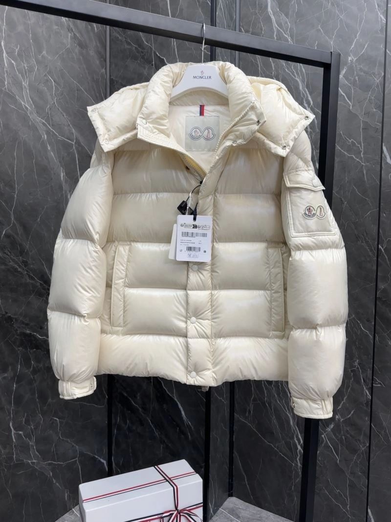 TravelReady Moncler Down Jackets 144058