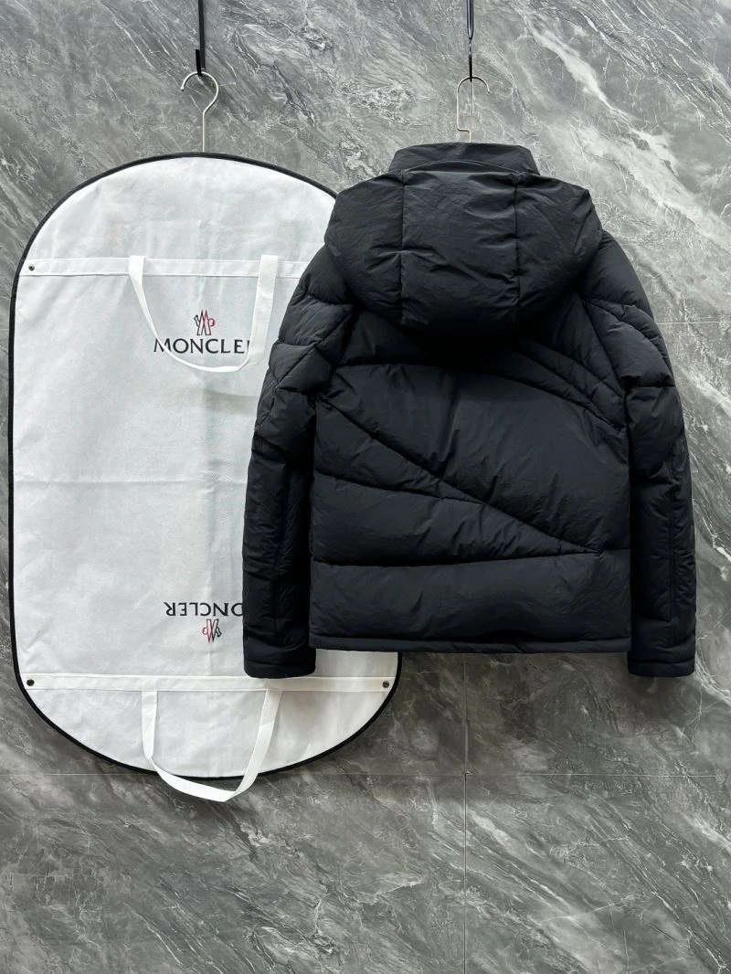 Moncler Down Jackets Chic 144065