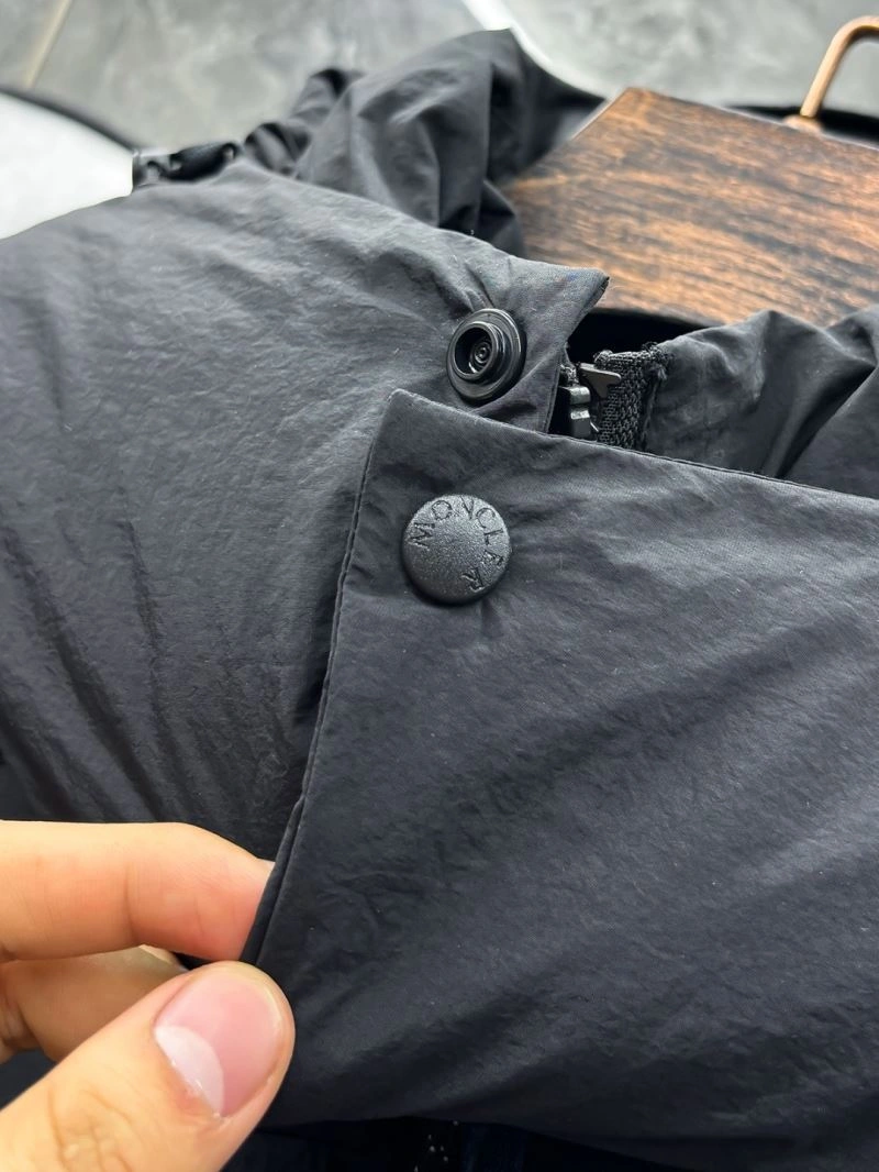 Moncler Down Jackets Chic 144065