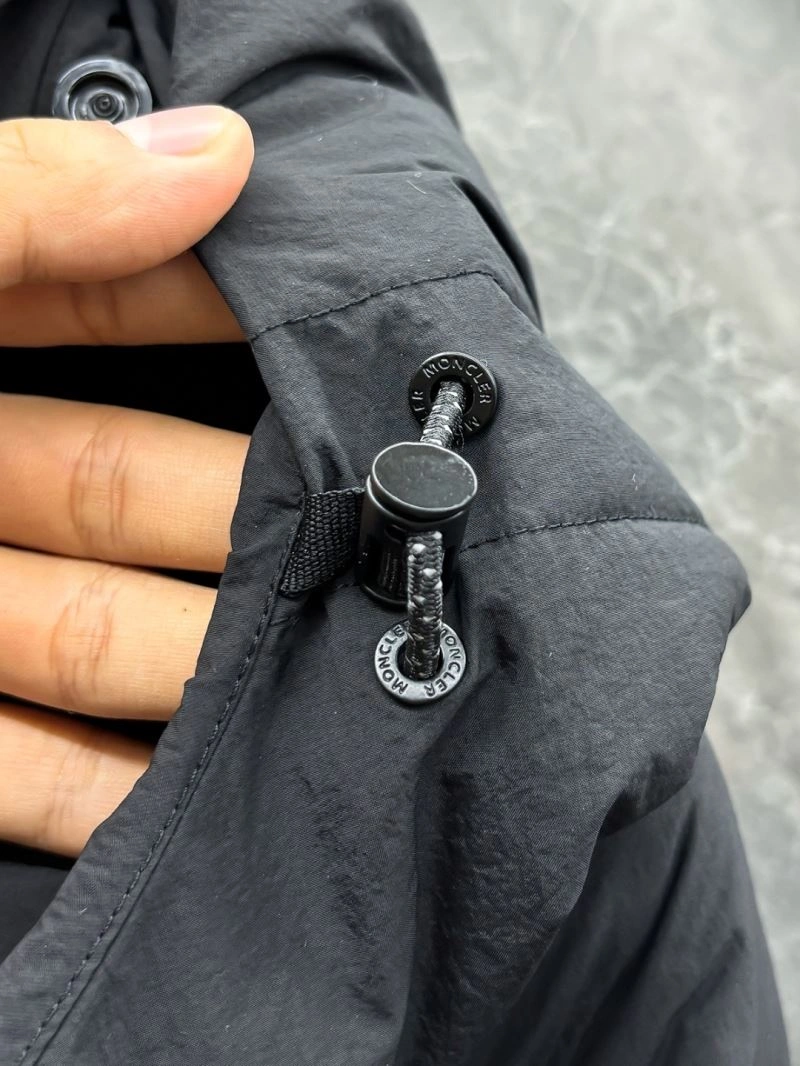 Moncler Down Jackets Chic 144065