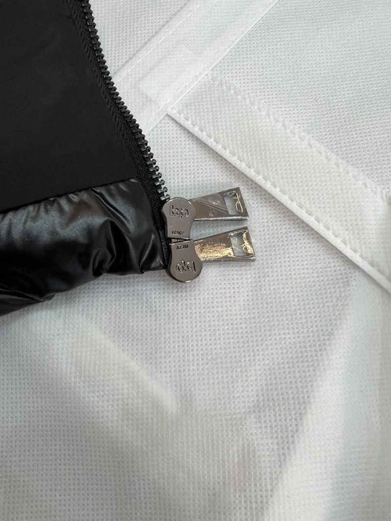 Moncler Down Jackets Classic 144066