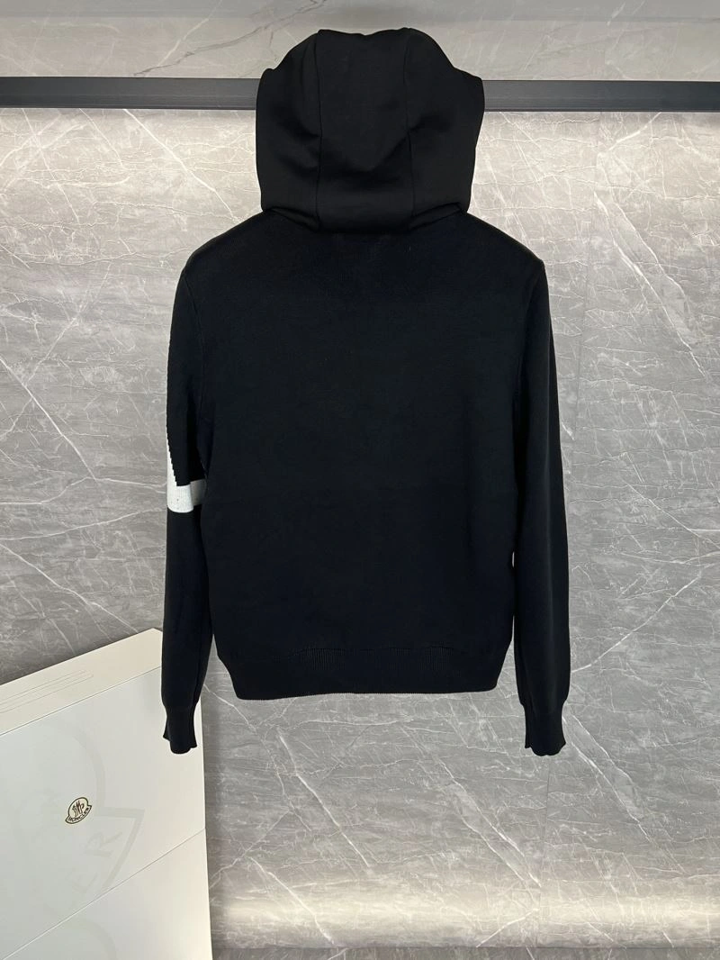 Moncler Down Jackets Sporty 144057