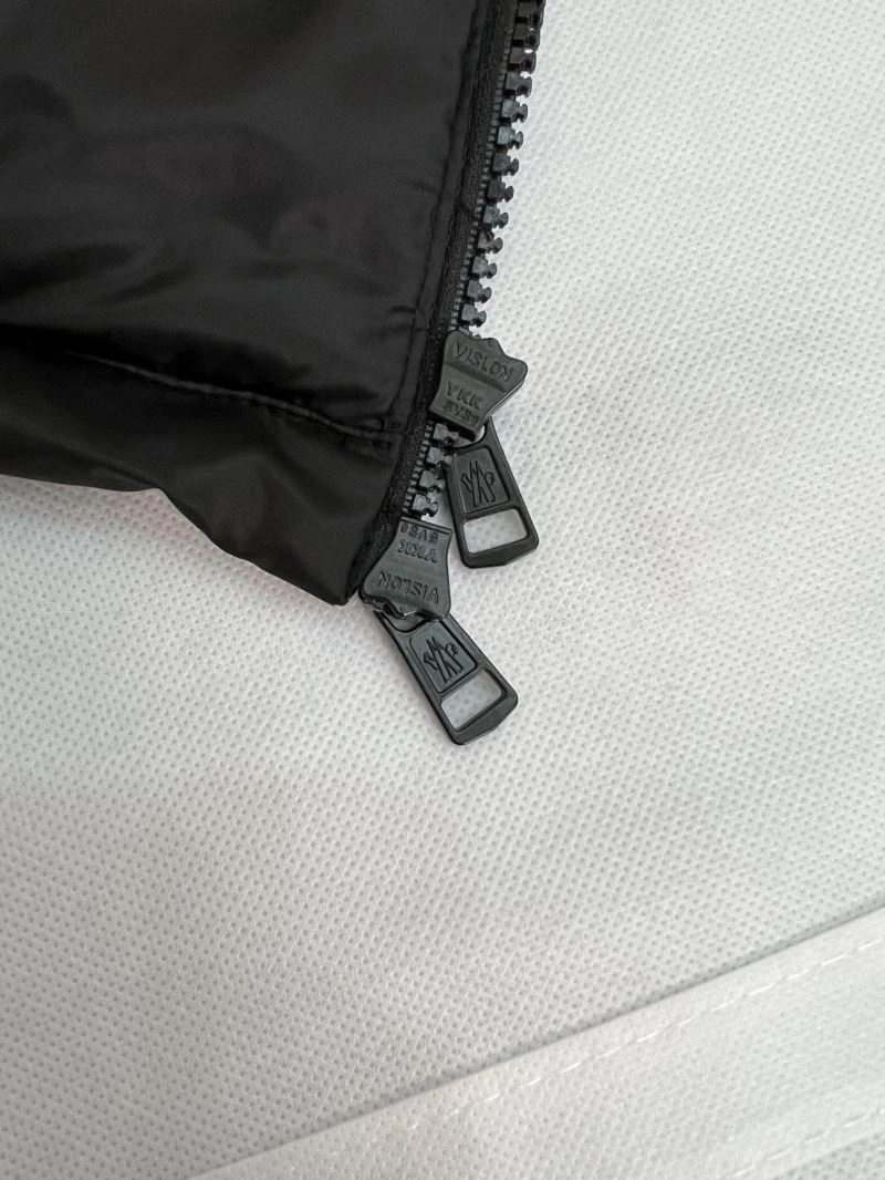 Moncler Down Jackets TravelReady 144050
