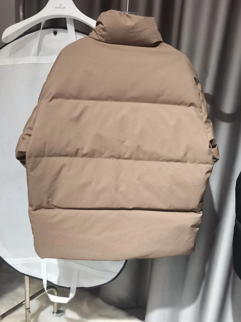 Moncler Down Jackets Durable 144064