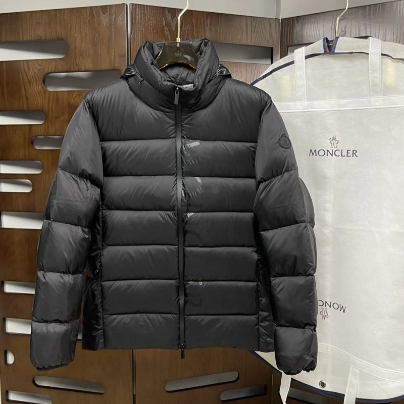 Moncler Down Jackets Durable 144060