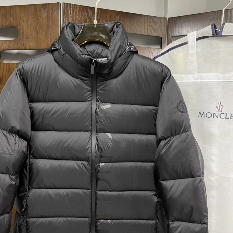 Moncler Down Jackets Durable 144060