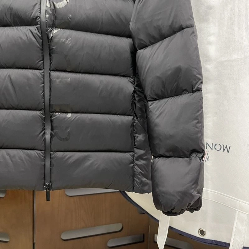 Moncler Down Jackets Durable 144060