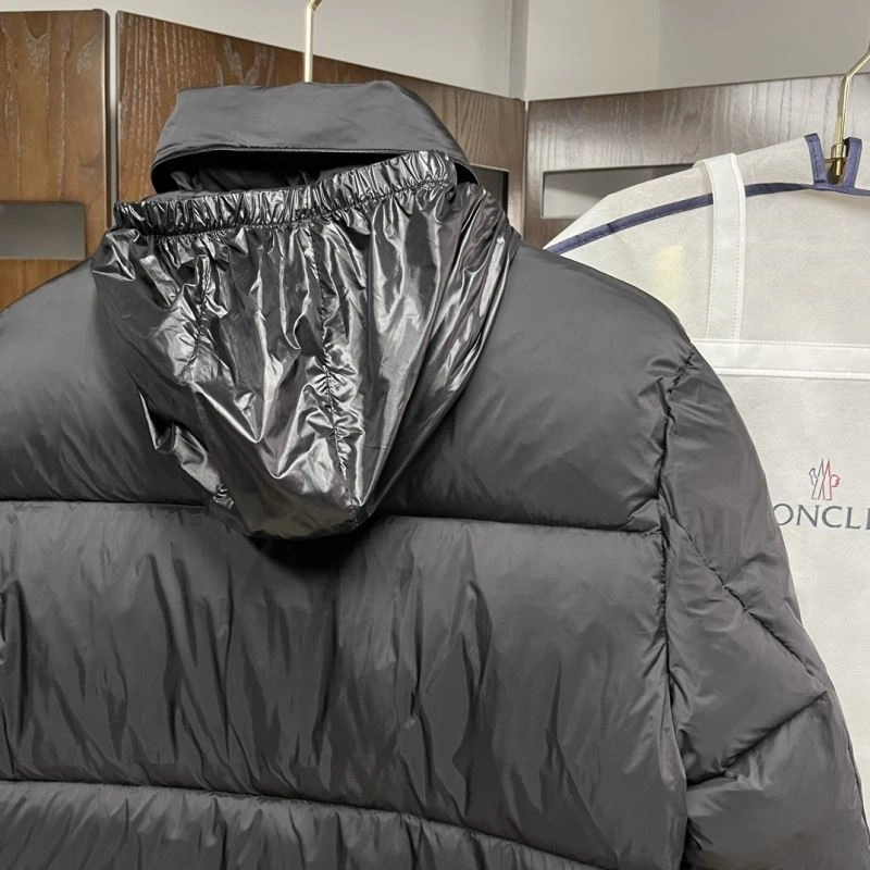 Moncler Down Jackets Durable 144060