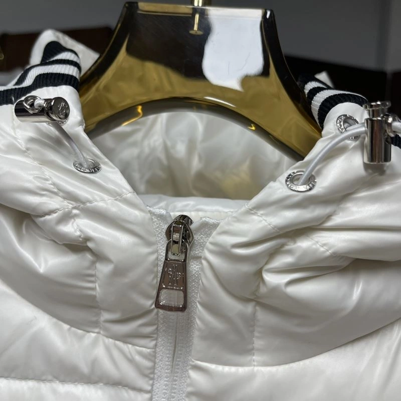 WaterResistant Moncler Down Jackets 144043