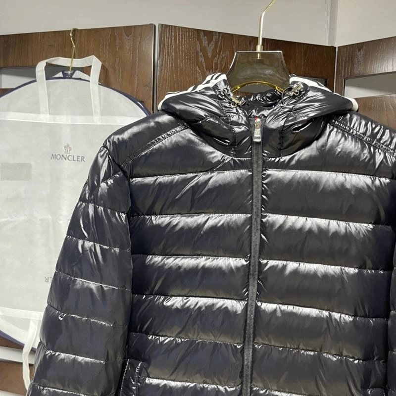 Lightweight Moncler Down Jackets 144042