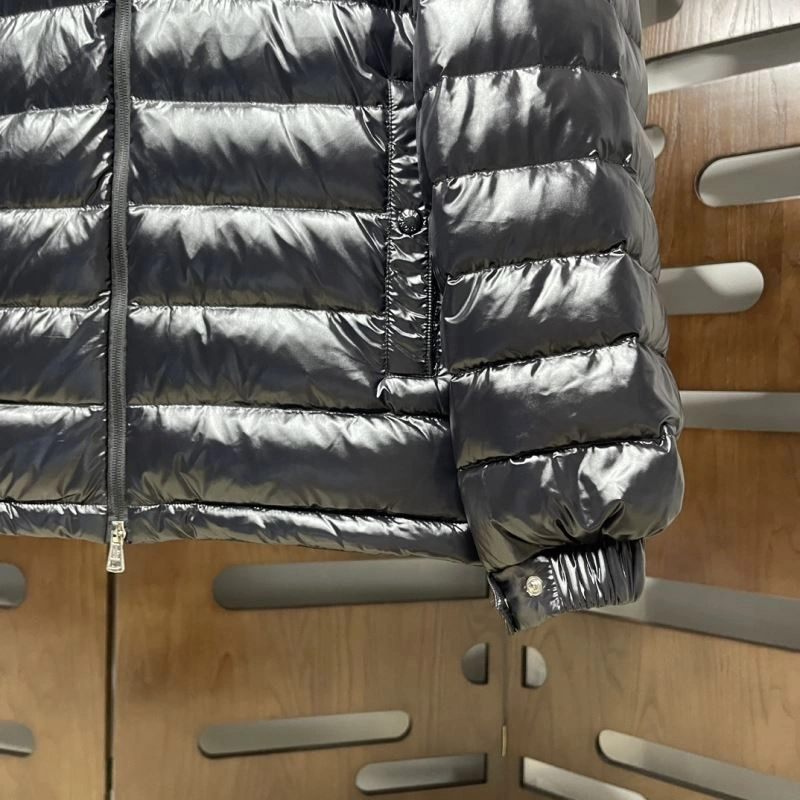 Lightweight Moncler Down Jackets 144042