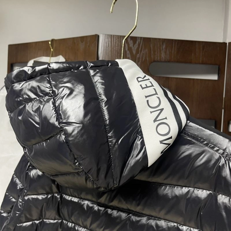 Lightweight Moncler Down Jackets 144042