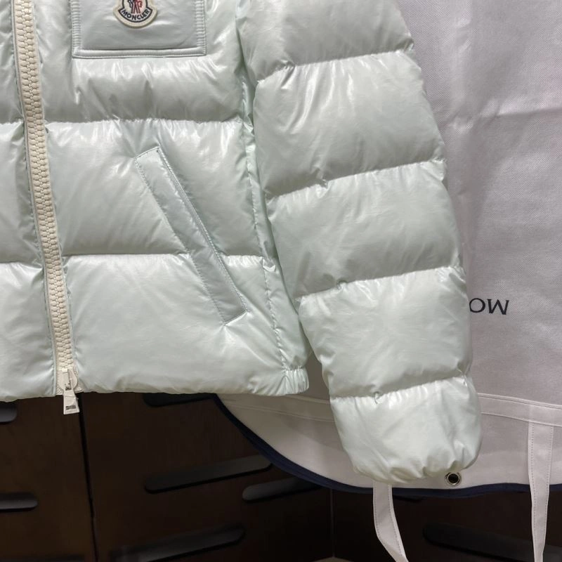 Moncler Down Jackets Sporty 144037