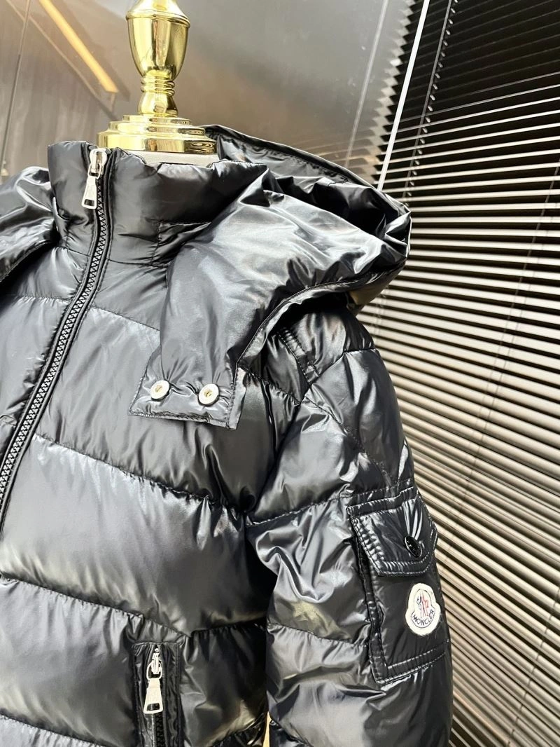 Moncler Down Jackets Versatile 144027