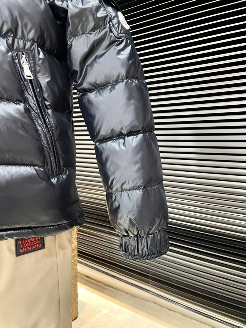 Moncler Down Jackets Versatile 144027
