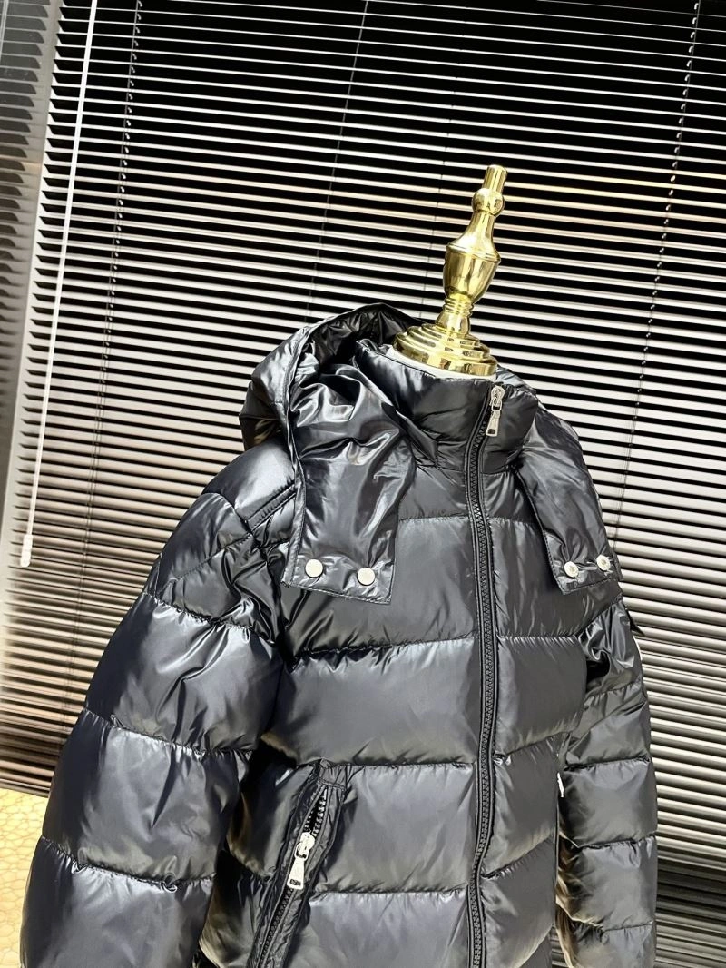 Moncler Down Jackets Versatile 144027