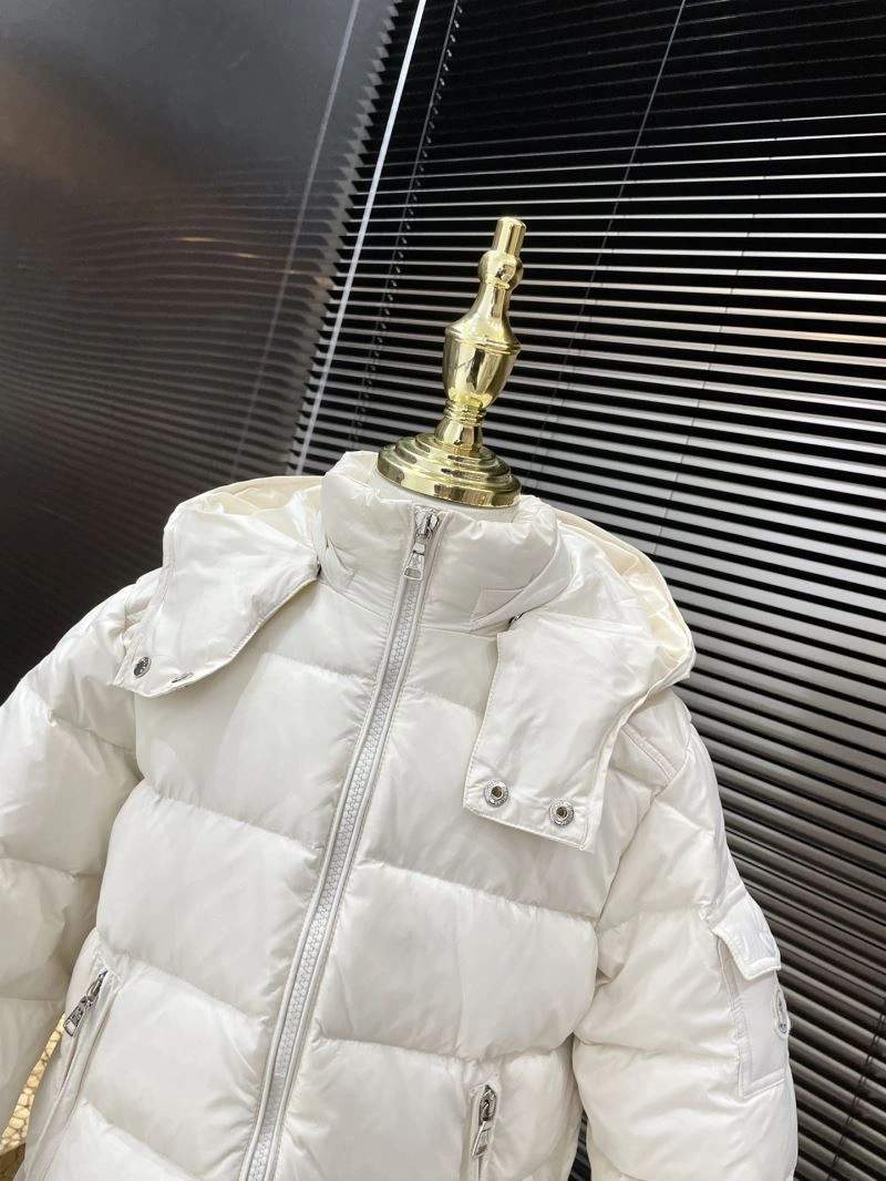 Moncler Down Jackets NewStyle 144032