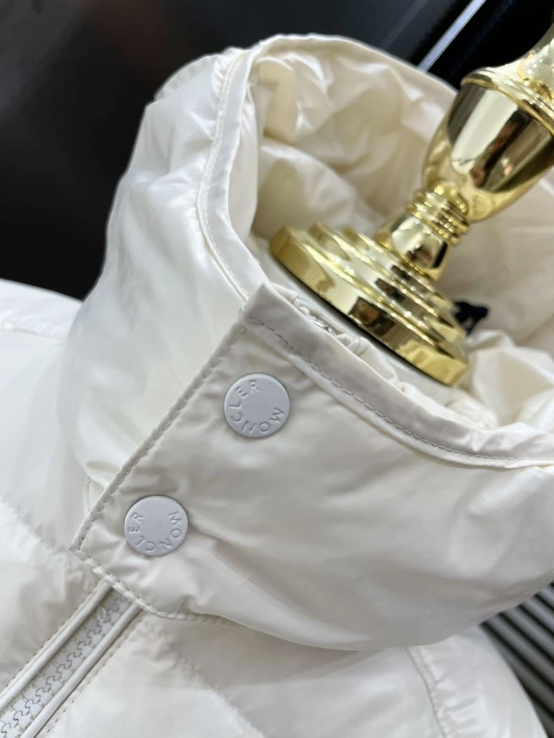 Moncler Down Jackets NewStyle 144032