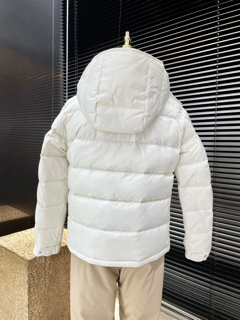 Moncler Down Jackets NewStyle 144032