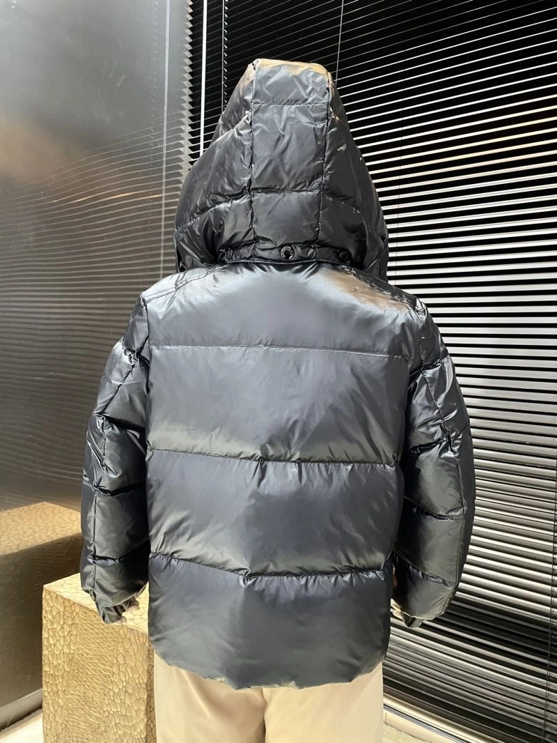 Moncler Down Jackets SmoothTexture 144021