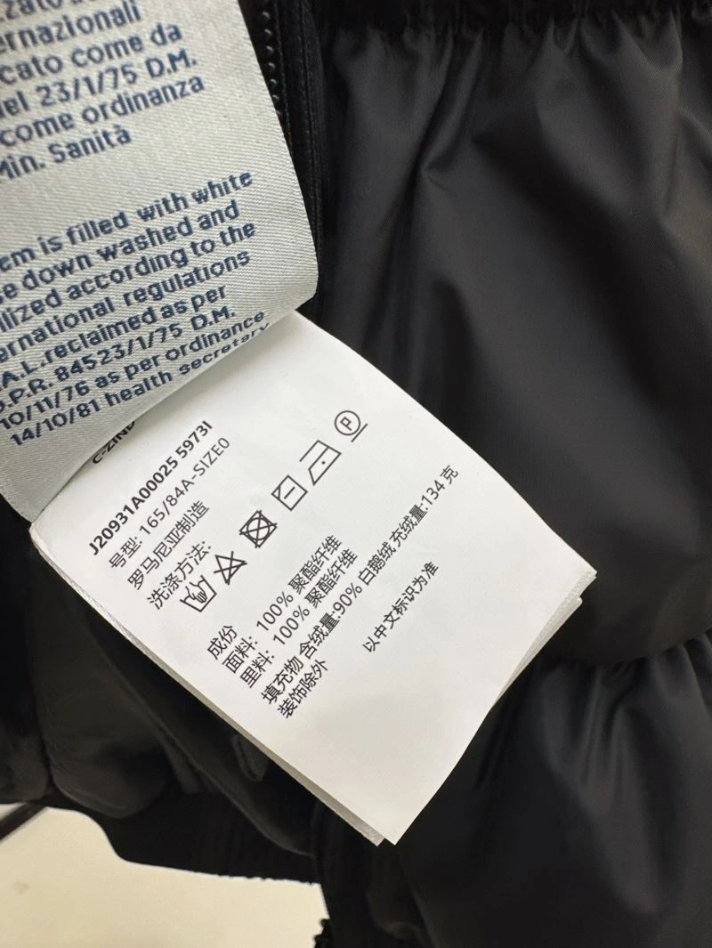 EasyCare Moncler Down Jackets 144012
