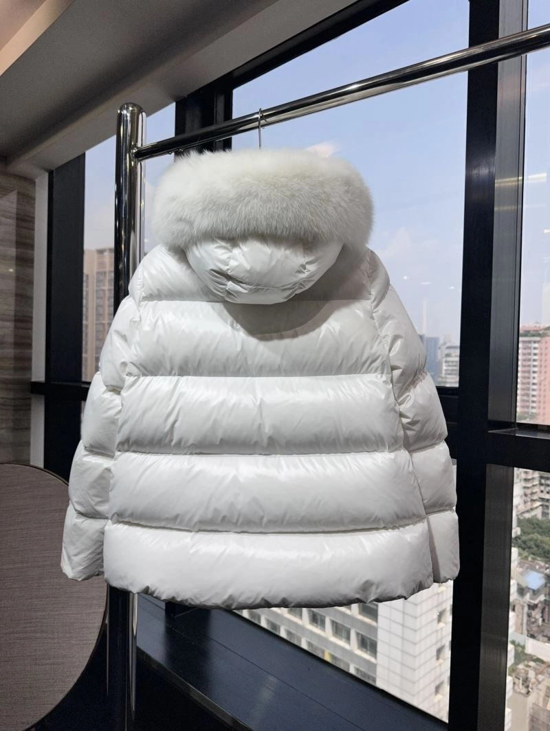 Moncler Down Jackets TimelessDesign 144015