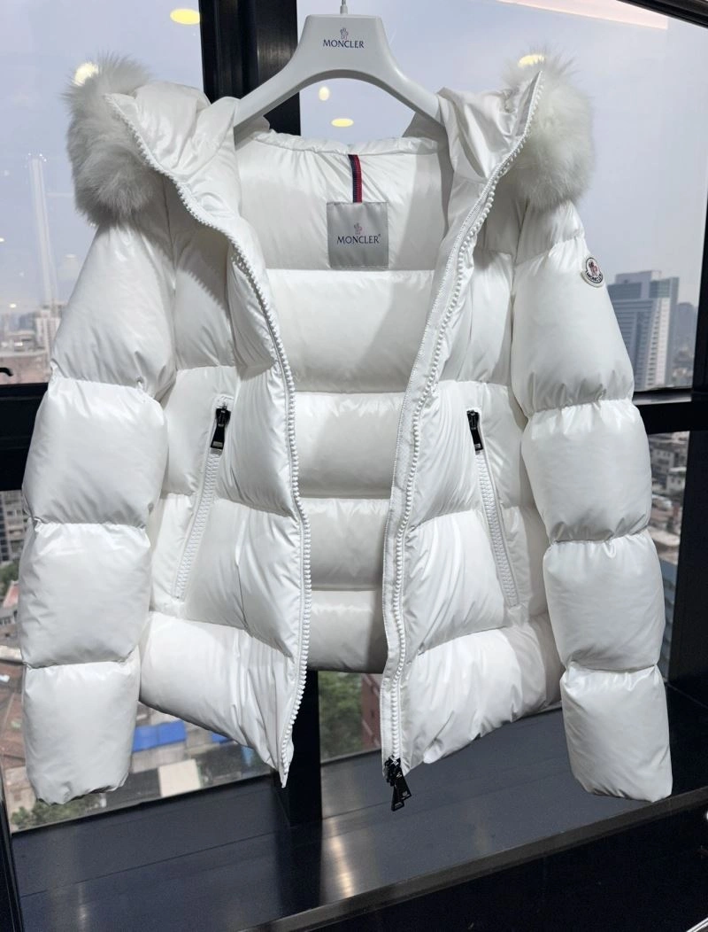 Moncler Down Jackets TimelessDesign 144015
