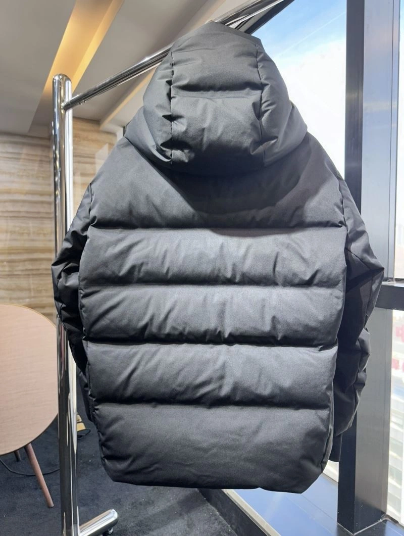 Moncler Down Jackets TravelReady 144006