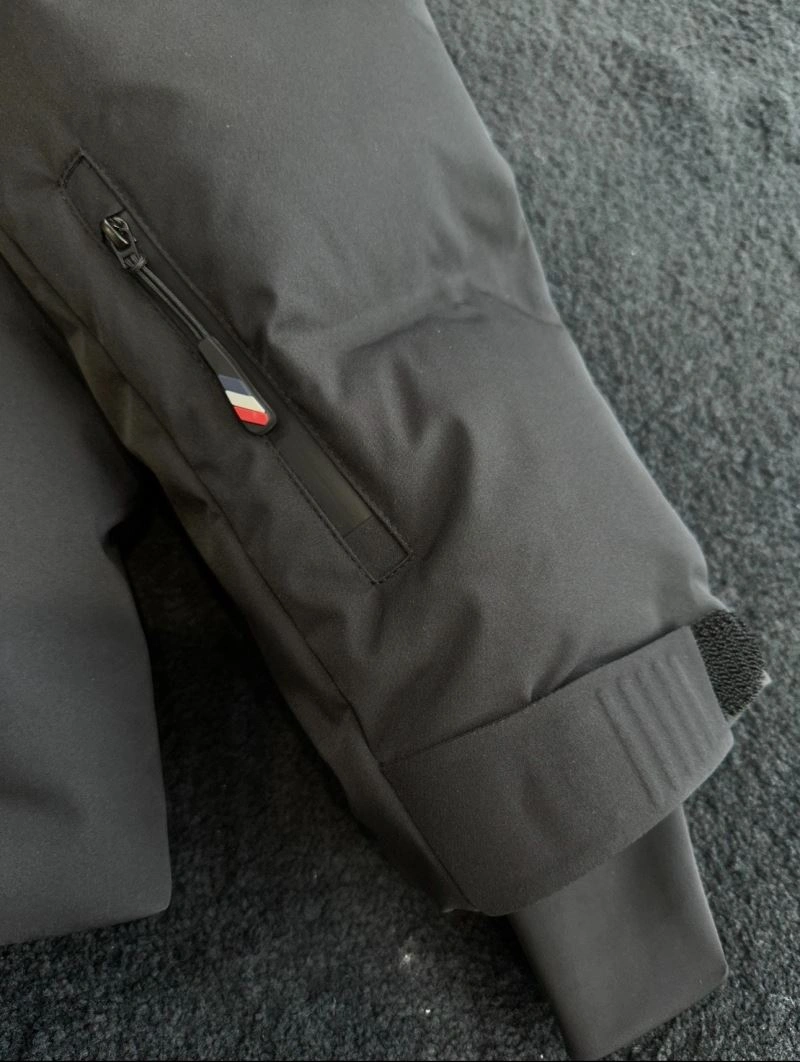Moncler Down Jackets TravelReady 144006