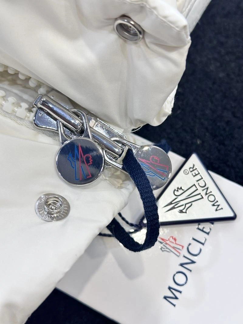 Breathable Moncler Down Jackets 144020