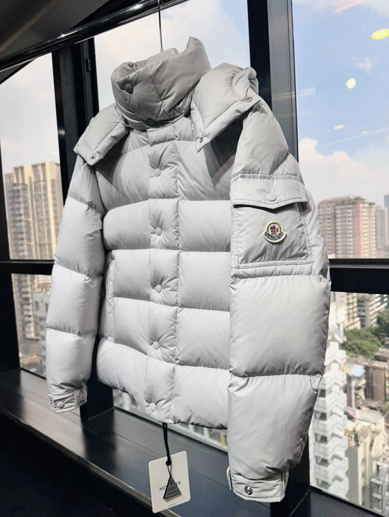 Moncler Down Jackets Durable 143999