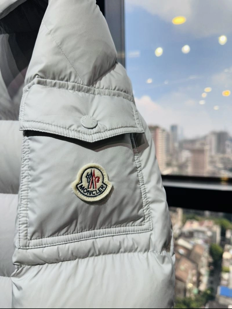 Moncler Down Jackets Durable 143999