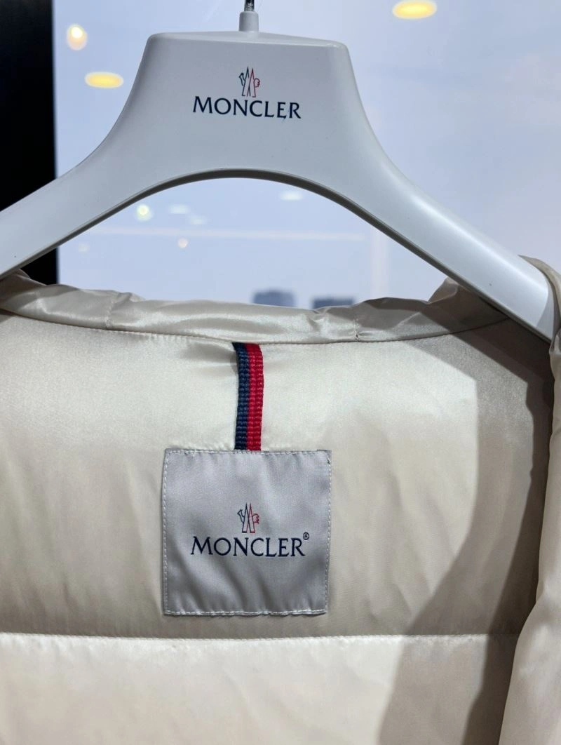 Packable Moncler Down Jackets 143998