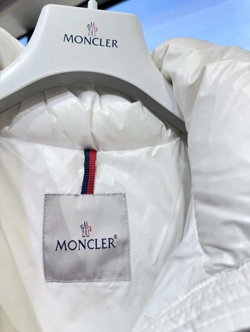 Chic Moncler Down Jackets 143995