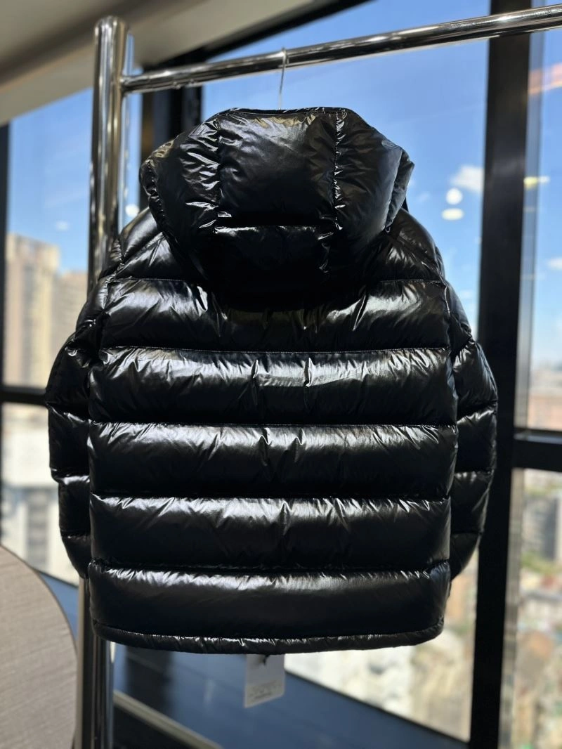 Versatile Moncler Down Jackets 143991