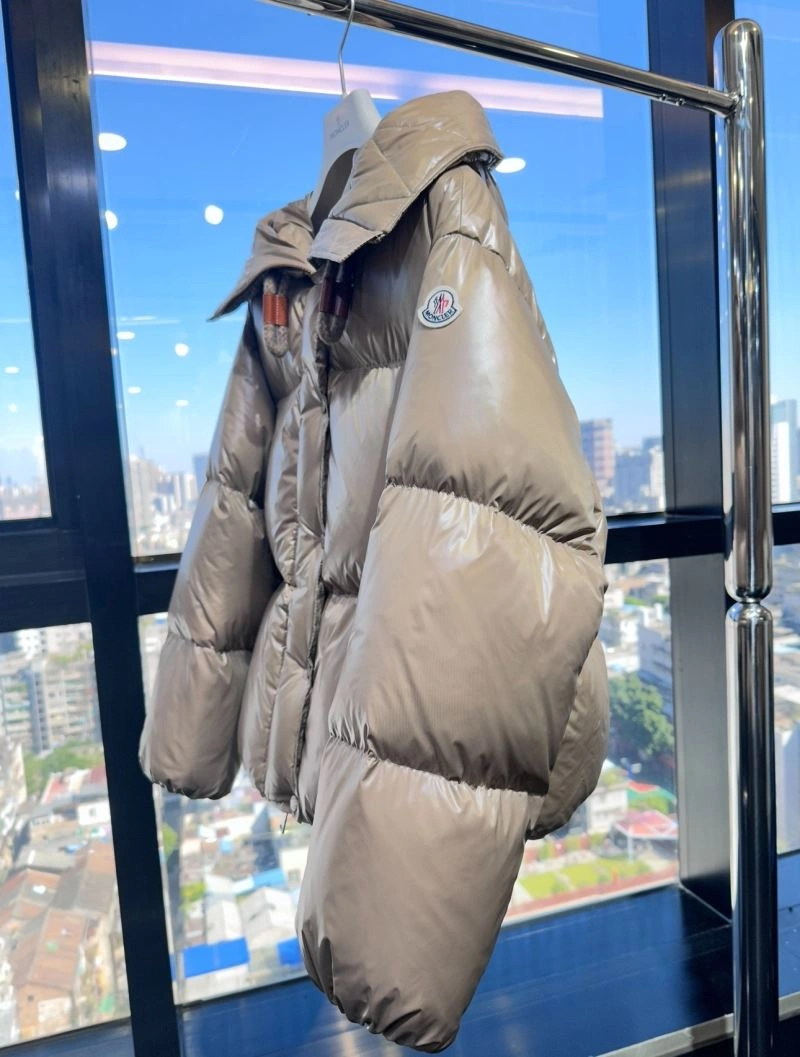 Practical Moncler Down Jackets 143977