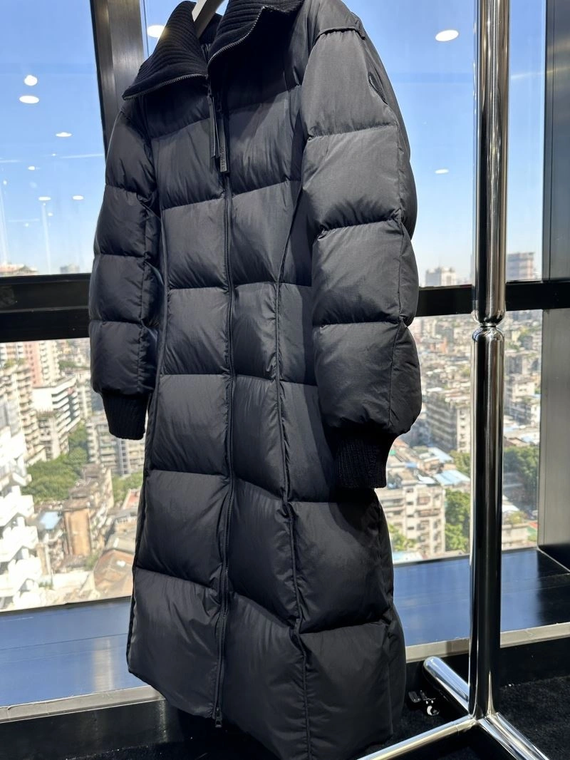 RelaxedFit Moncler Down Jackets 143985