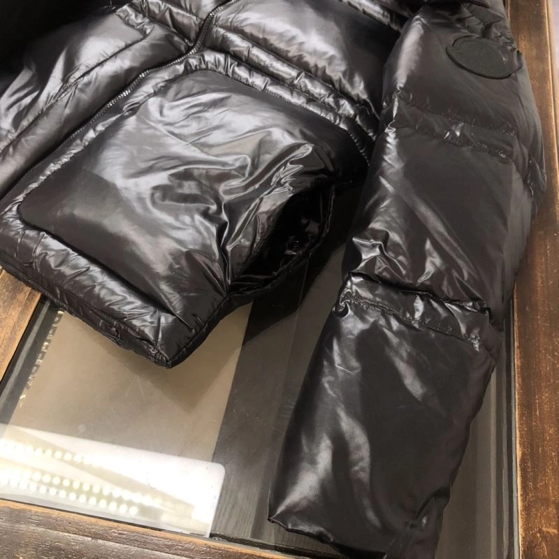 Moncler Down Jackets EyeCatching 143980