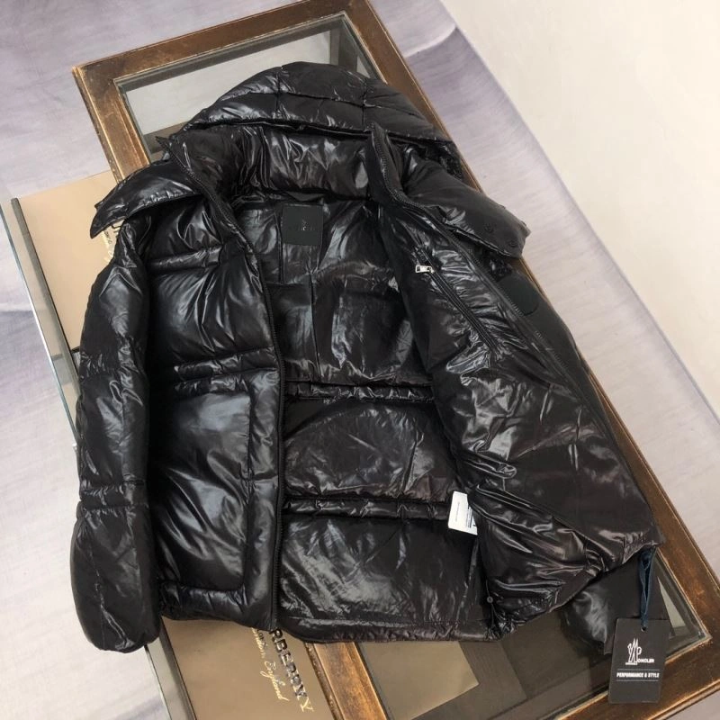 Moncler Down Jackets EyeCatching 143980