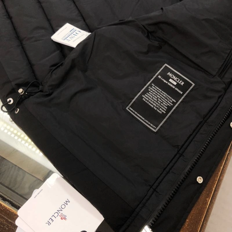Breathable Moncler Down Jackets 143982