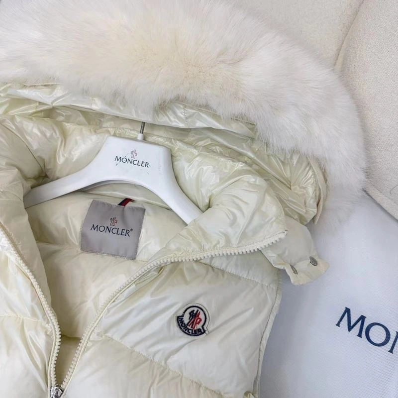 Moncler Down Jackets Soft 143987
