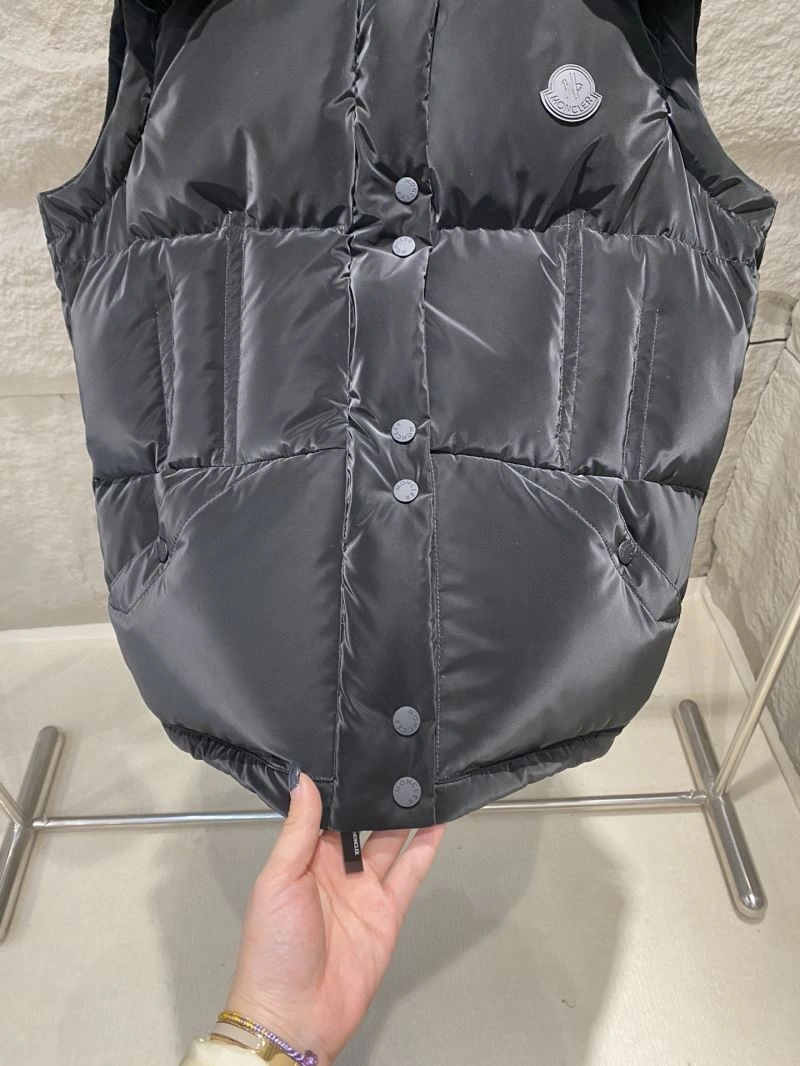 Moncler Down Jackets Cozy 143975