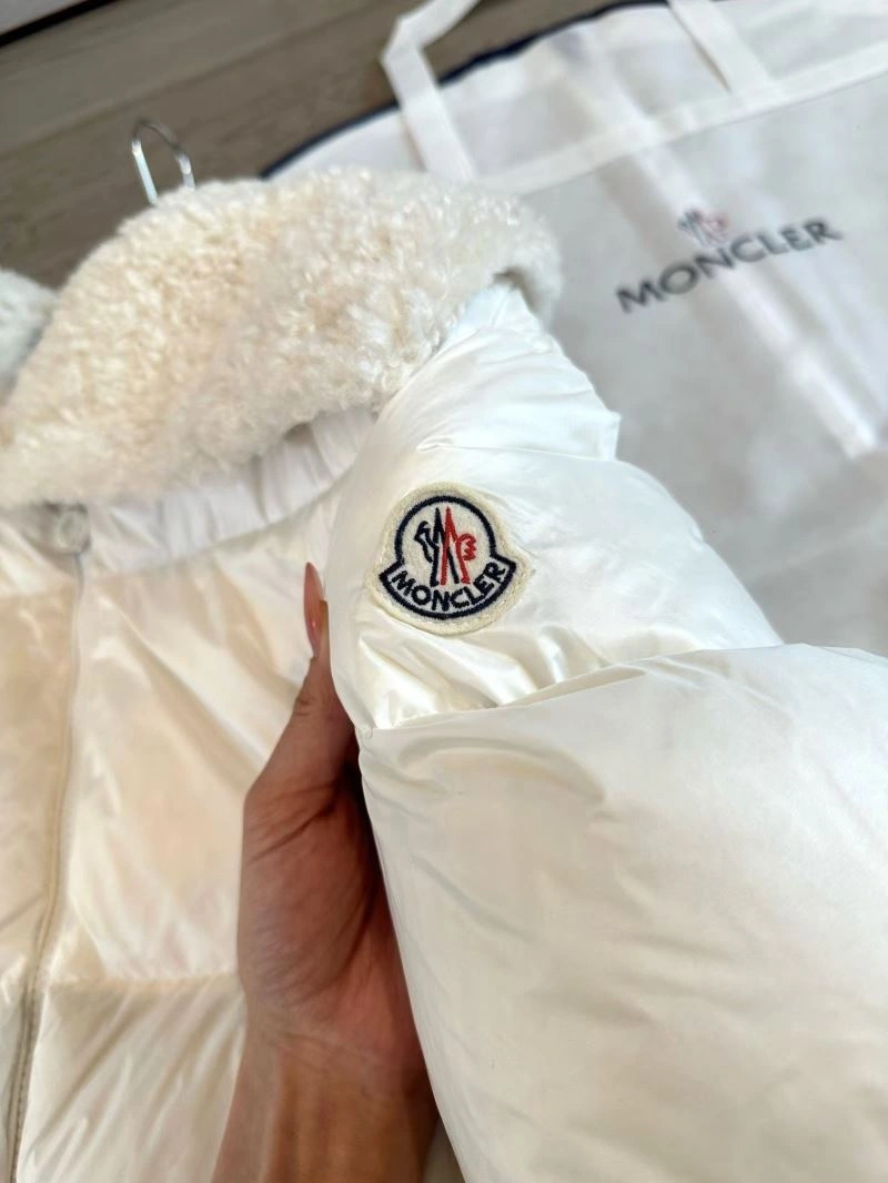 Affordable Moncler Down Jackets 143971