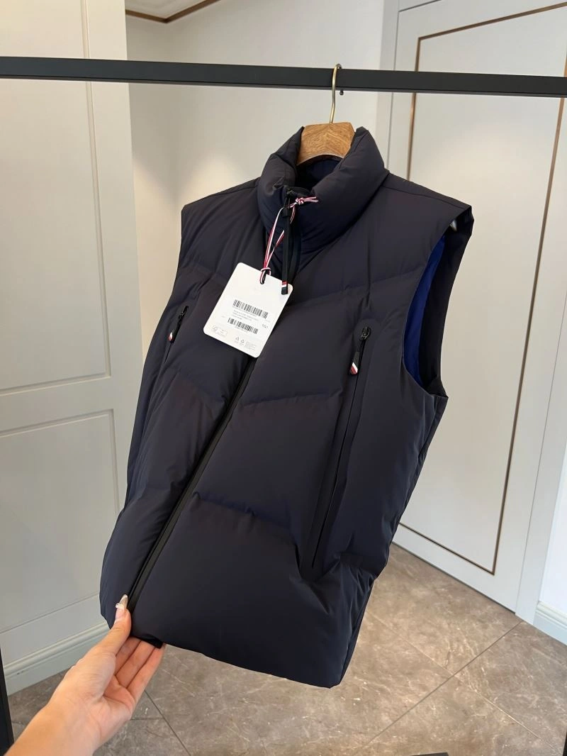 Snug Moncler Down Jackets 143964