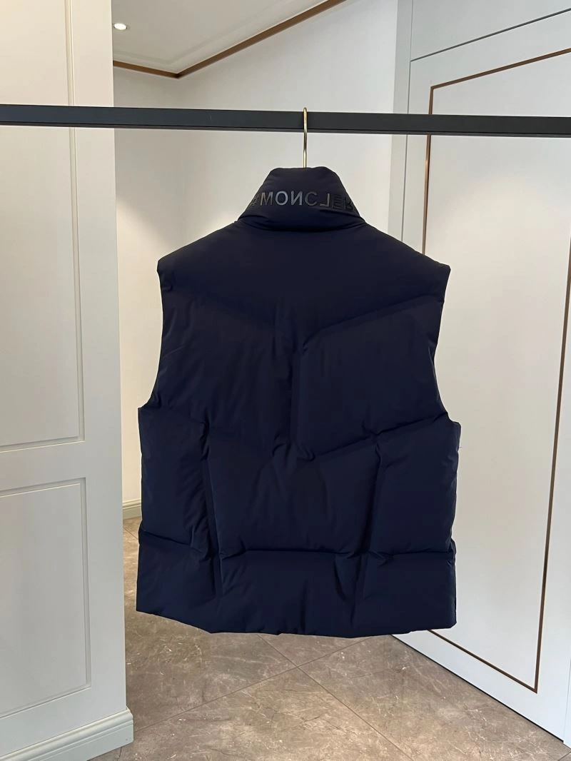 Snug Moncler Down Jackets 143964