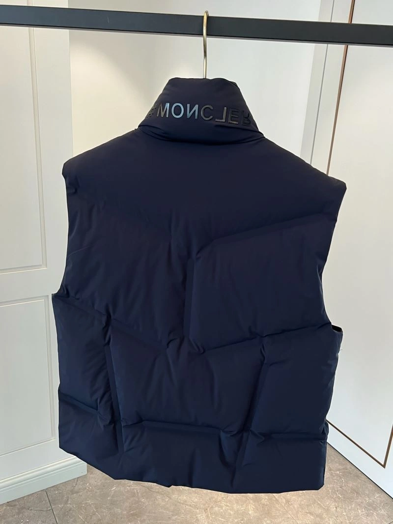 Snug Moncler Down Jackets 143964